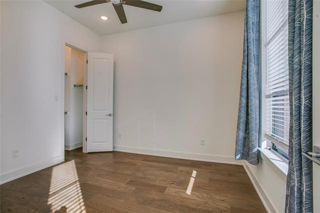 Building Photo - 112 E Oscar Dr