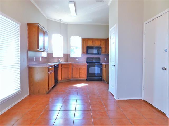 Building Photo - 2917 Oakshire St
