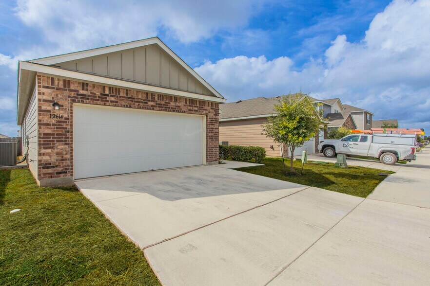 Building Photo - 12614 Galatea