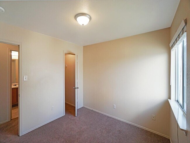 Building Photo - 11404 Briarcreek Loop