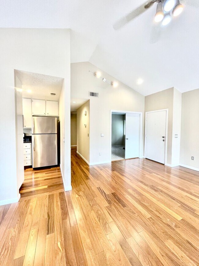 Building Photo - 11329 Avenida De Los Lobos