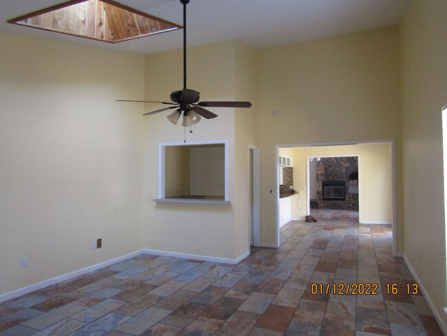 Building Photo - Shelter Creek Area!! Move In Special $200 ...