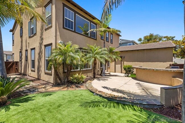Building Photo - 6338 Huntington Dr