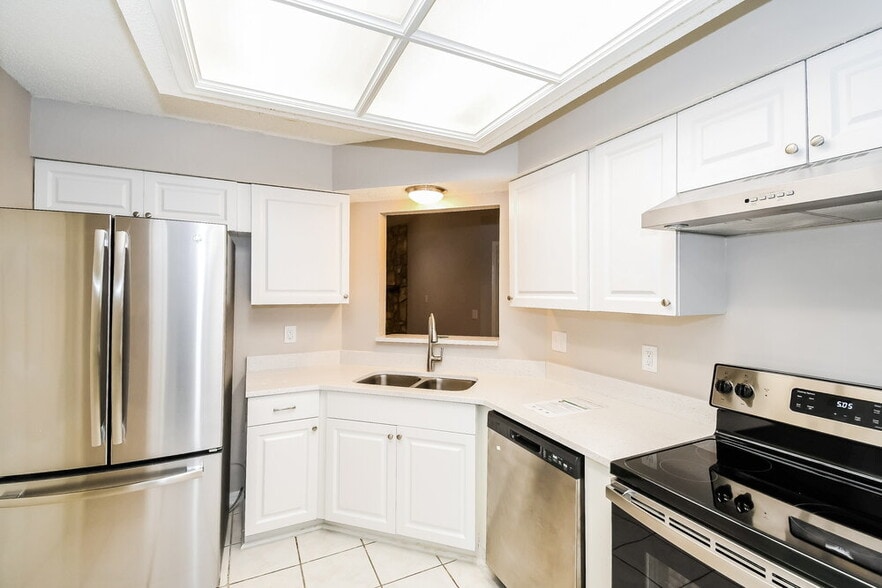 Building Photo - 3667 Lumberjack Cir N