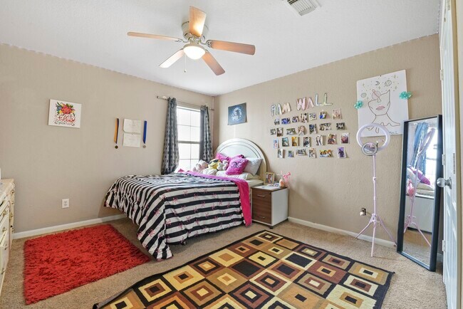 Building Photo - 1022 Americana Dr