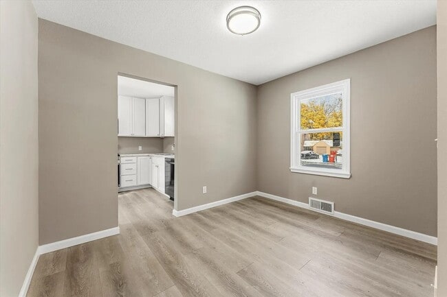 Building Photo - West Clark Street