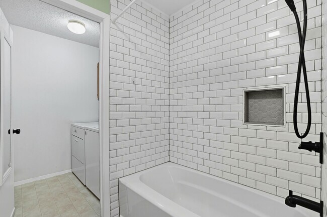 Building Photo - 7258 Coronado Cir