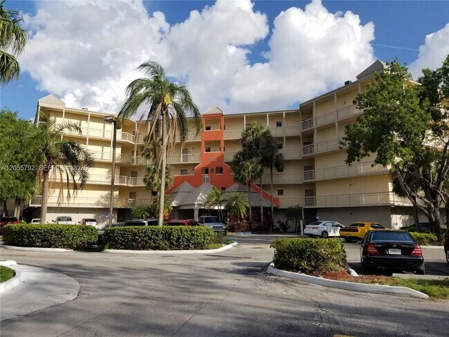 Building Photo - 8290 Lake Dr
