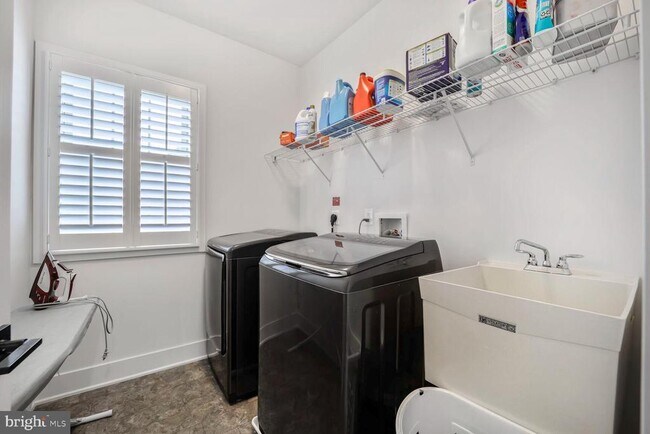 Building Photo - 4804 Bridle Ridge Rd