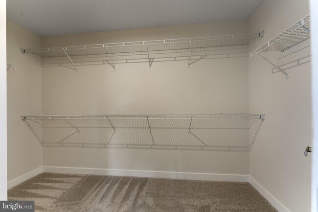 Building Photo - 143 Hood Farm Dr