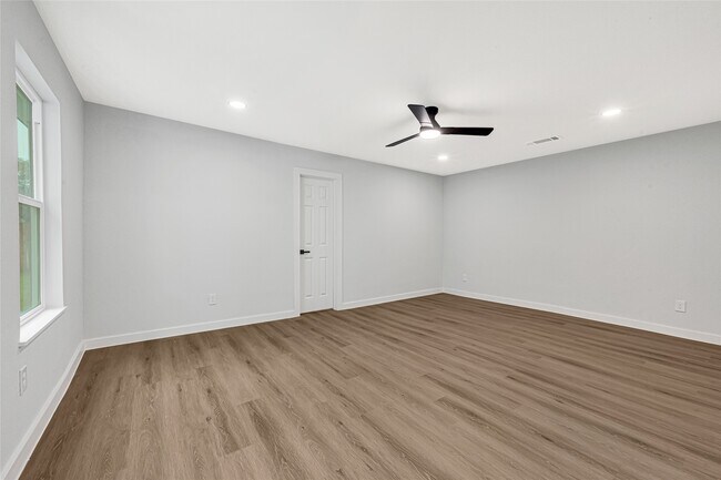 Building Photo - 3415 Lapstone Dr