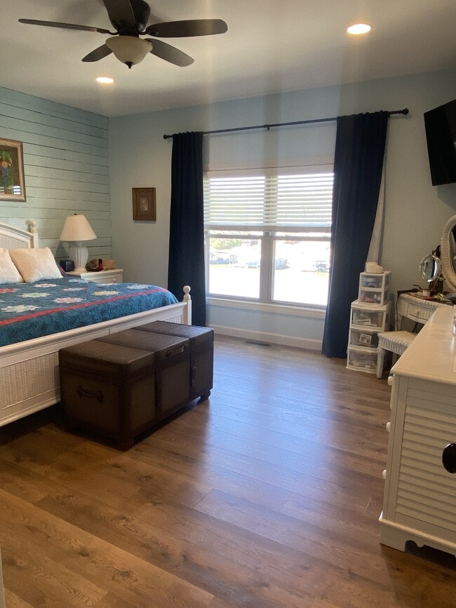 Building Photo - 287 Mission Bay DR