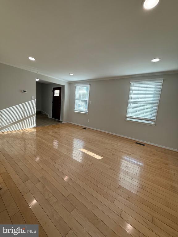 Building Photo - 3301 Fallowfield Dr