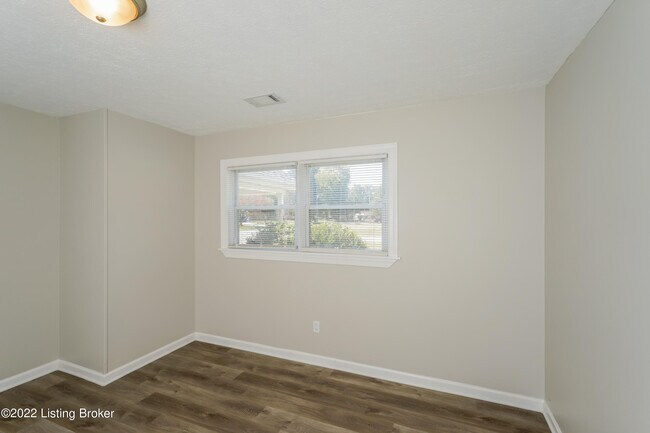 Building Photo - 9335 Donerail Way