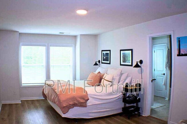 Building Photo - 1093 Chicory Trce