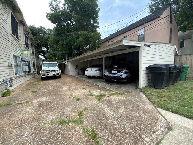 Building Photo - 2327 Branard St