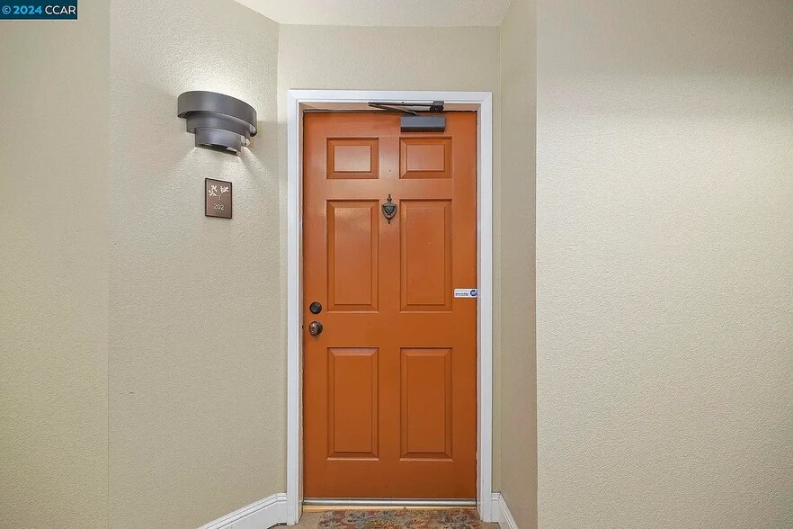 Building Photo - 2530 Oak Rd