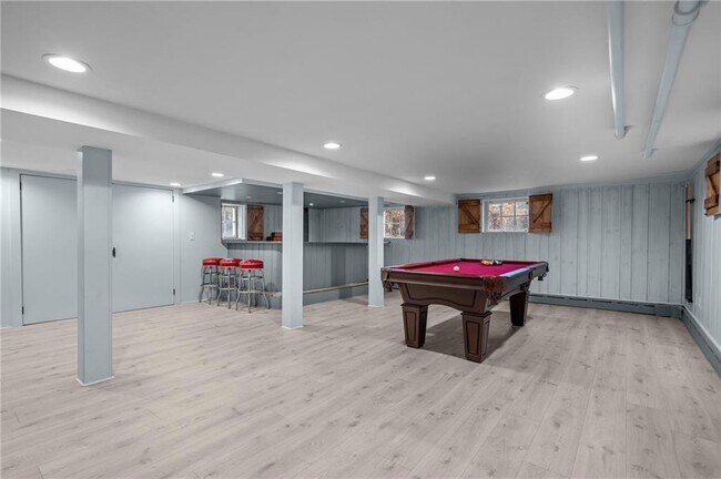 Building Photo - 36 Almy St