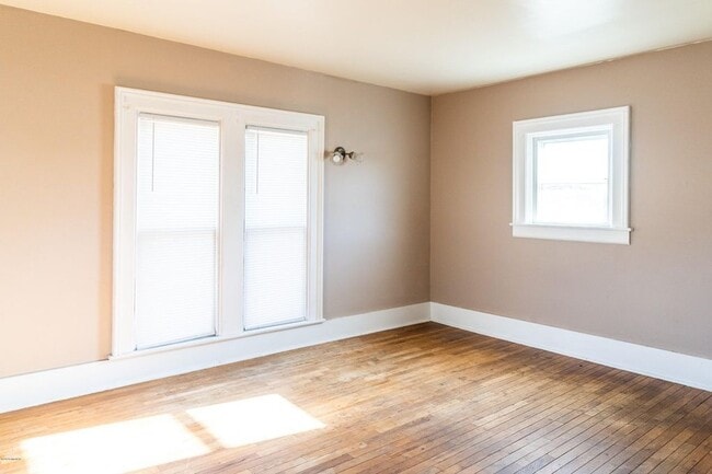 Building Photo - 807 N Eaton St