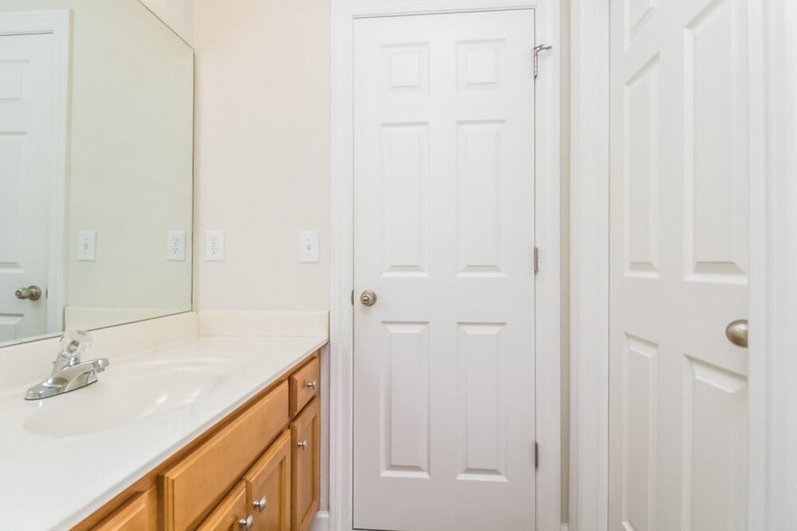 Building Photo - 1533 Passage Dr