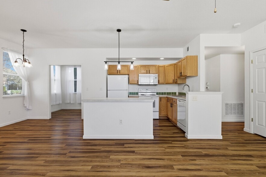 Building Photo - 1907 Grays Peak Dr