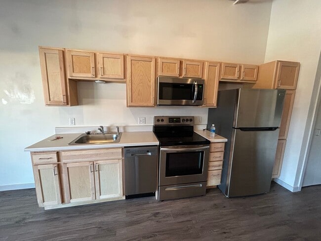 Building Photo - Studio Unit at Tiller+Main