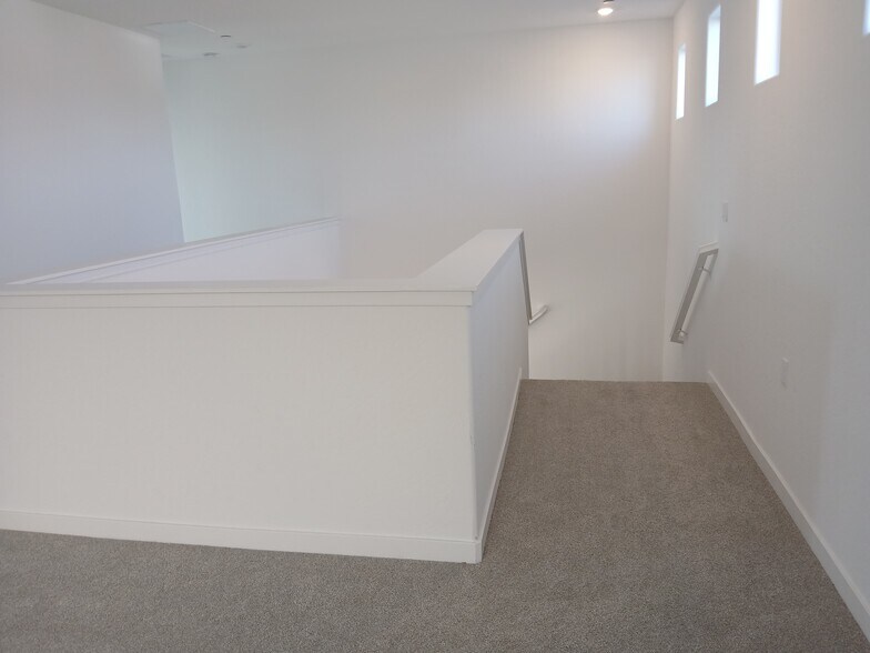 Building Photo - 1184 Atlantica Dr S