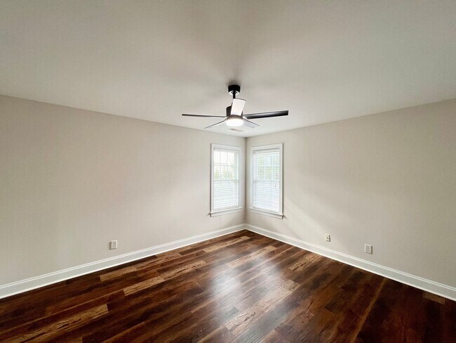 Building Photo - Four bedroom, 3.5 bath house in Elon!  Mus...