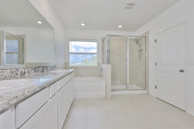 Building Photo - 10819 Charlotte Dr.