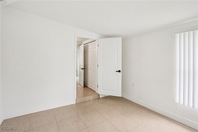 Building Photo - 89 Cabana Ave