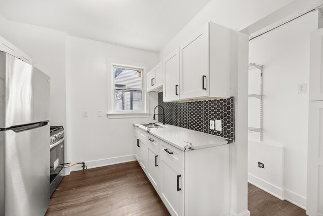 Building Photo - 7110 S Eberhart Ave