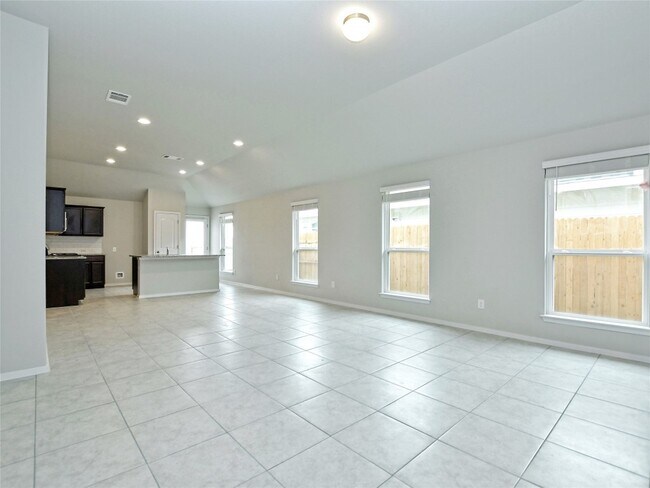 Building Photo - 214 Trailside Ln