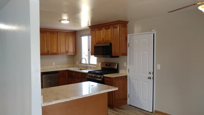 Building Photo - AMAZING Updated 3 Bedroom/2 Bath Home in Good School Area! - BERRYESSA