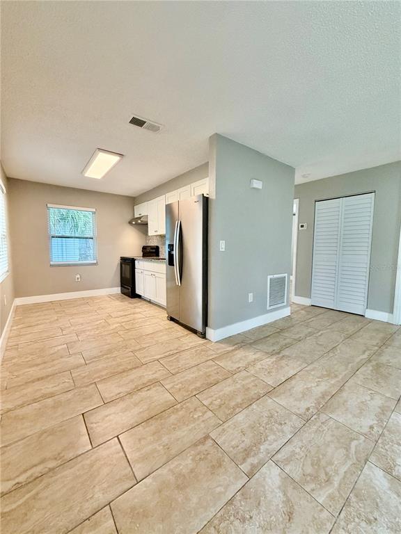 Building Photo - 7132 Oakwood Dr