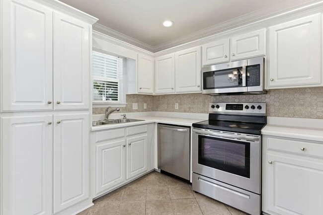 Building Photo - Waywood Drive