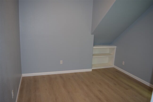Building Photo - 331 Tite St