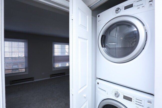 Building Photo - 4334 N Hazel St