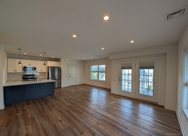 Building Photo - 138 Highland Ave