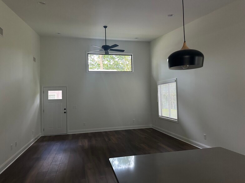 Building Photo - 1601 Auburn St