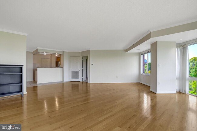 Building Photo - 3101 N Hampton Dr