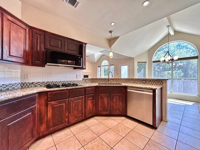 Building Photo - Beautiful 4 Bedroom, 2 Bathroom Home for R...