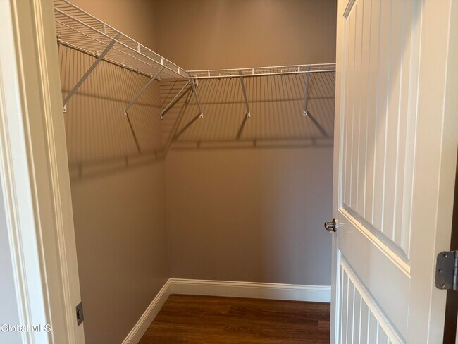 Building Photo - 48 Bavarian Wy