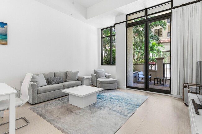 Building Photo - 701 S Olive Ave