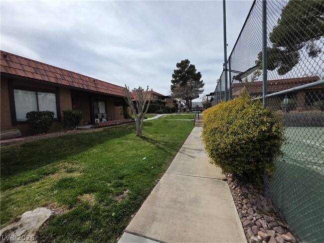 Building Photo - 241 Misty Isle Ln