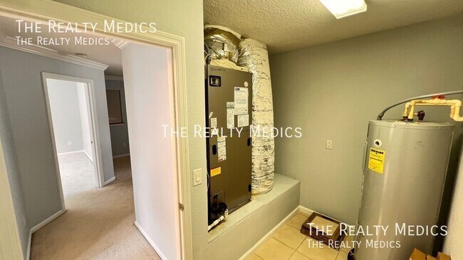 Building Photo - 10319 Willow Ridge Loop
