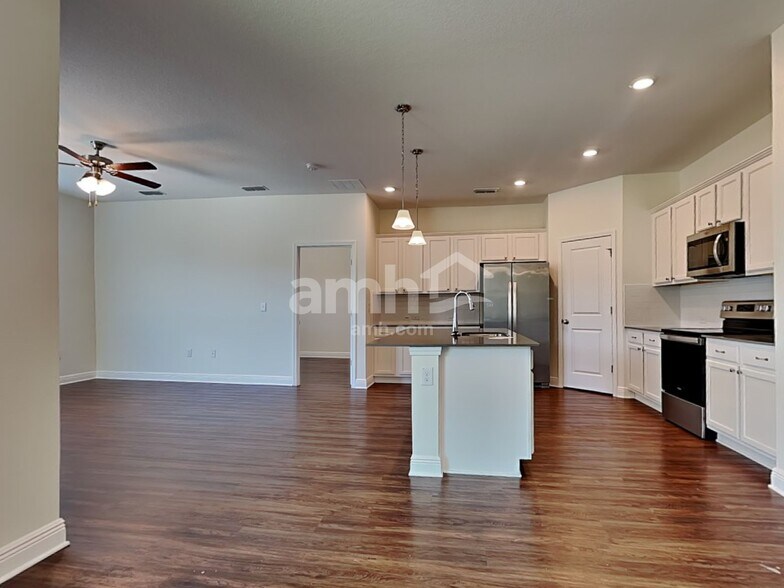 Building Photo - 20363 Calla Lily Dr