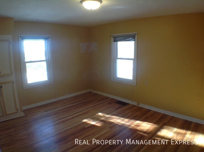 Building Photo - 47704 E 69th St