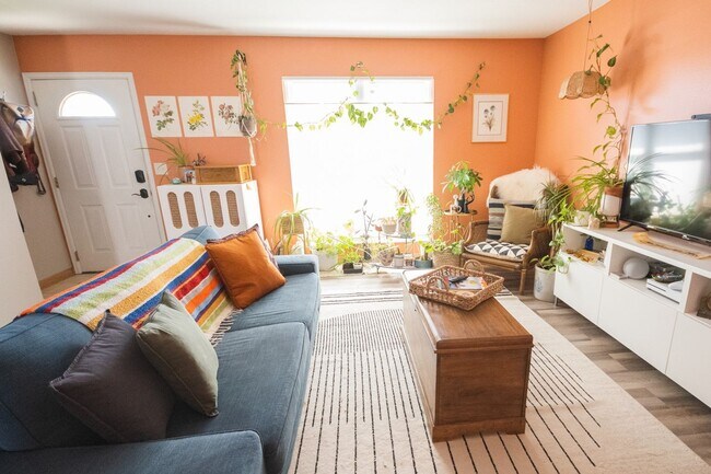 Building Photo - BEAUTIFUL 4 BEDROOM / 3 BATH HOME IN LAFAY...