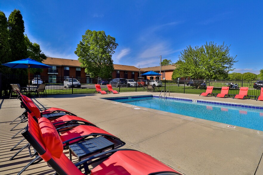 Building Photo - Alverno Pool Apartments