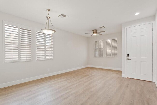 Building Photo - Remodeled Corner Lot with Mountain Views!